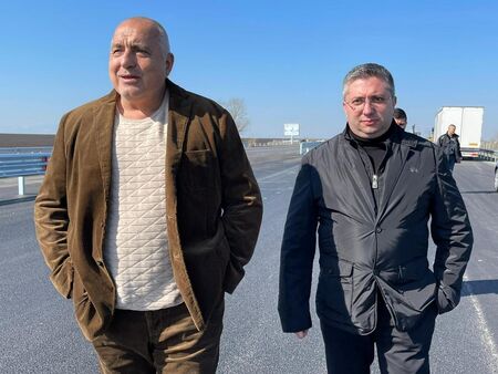 Борисов пак на обиколка: Магистрала "Тракия" готова до седмица