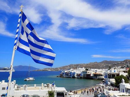 Гърция започва да отпуска мерките през април