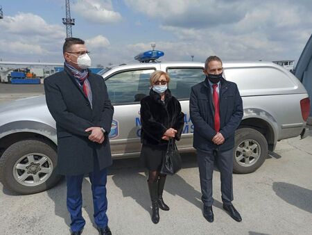 Извънредно! Подробности за рекордната контрабандна пратка на цигари, спипана в Бургас