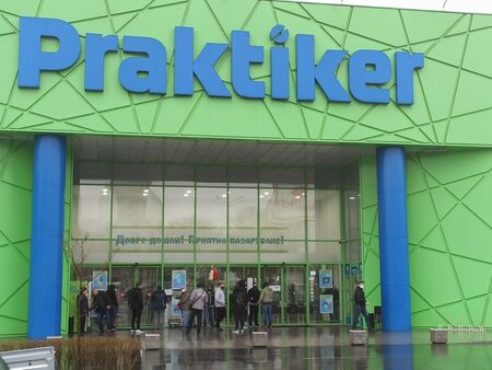 Затворените нехранителни магазини поискаха да отворят от 12 април