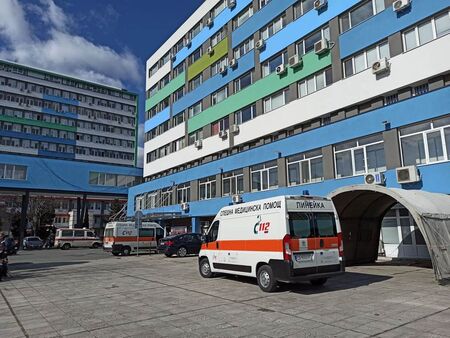 Болниците в Бургаско са на ръба, ковид отне живота на още 10 пациенти