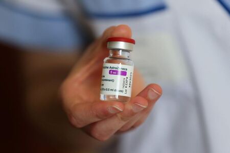 Личен лекар от Брезник спря да ваксинира с AstraZeneca