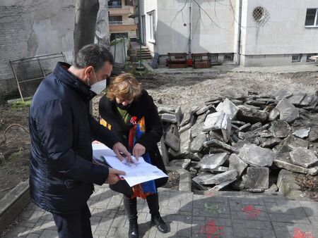 Добра новина: Започна цялостното обновяване на площадките в 10 детски заведения в Бургас