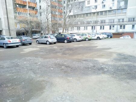 Изграждат нов паркинг на ключово място в бургаския ж.к."Зорница"
