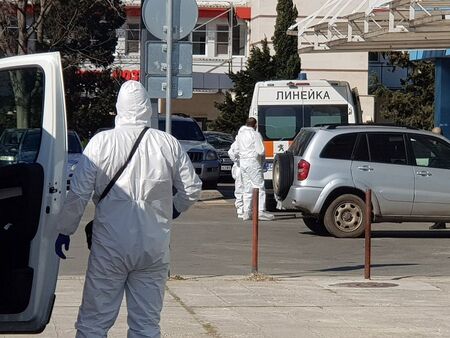 Броят на хоспитализираните с коронавирус в Бургаска област падна под 500 