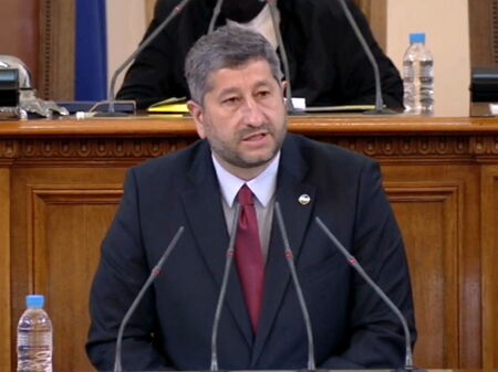 „Демократична България“ ще работи за отстраняването на Гешев и Цацаров