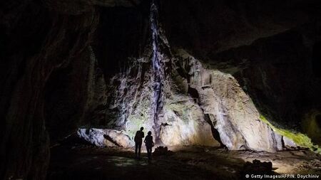 Сп. "Нейчър": Сензационни находки в българска пещера преобръщат историята на човечеството