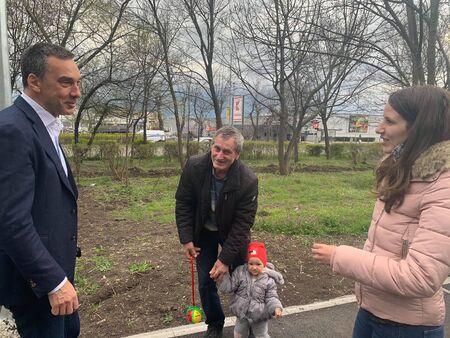 Изградиха детска площадка и фитнес зона до бл.16 в ж.к."Славейков" в Бургас
