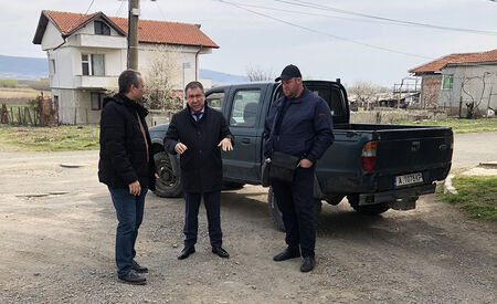 Кметът на Несебър Николай Димитров разгледа състоянието на общинската собственост в с. Тънково