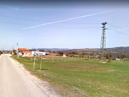 В руенско село: Държавата пусна на е-търг парцел с незаконна постройка върху него