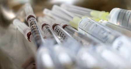 Еднодозовата ваксина "Спутник Лайт" може да бъде регистрирана в Русия още през май