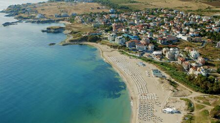 Какво се строи на метри от морето в Лозенец