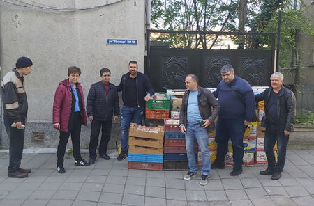БСП Бургас се включи в инициативата "Солидарен Великден"