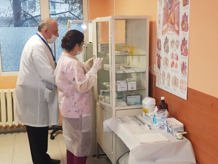 Зелен коридор за ваксинация с Пфайзер и Модерна в МЦ "Св.Николай Чудотворец"