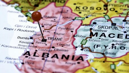 Хардинай заплаши ЕС и НАТО с Велика Албания