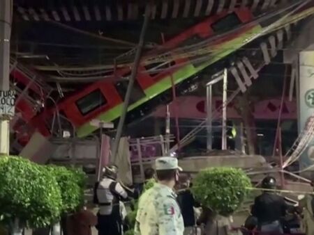 Трагедия: 15 загинали и 70 ранени след рухването на надлез