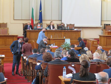 Парламентът отхвърли предложението на ГЕРБ за комисия „Росенец“
