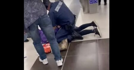 Шок! Арестуваха пияна баба в метрото (ВИДЕО)