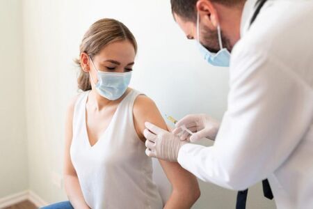 Проучване: Над една четвърт от българите не биха се ваксинирали