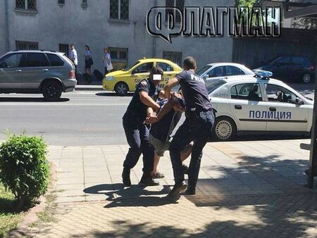 Андрей Тодоров отива в затвора за обира на павилионче на жп гарата в Бургас