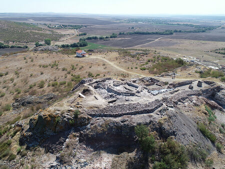 Още една безценна находка е открита при разкопките на  средновековния град Русокастро