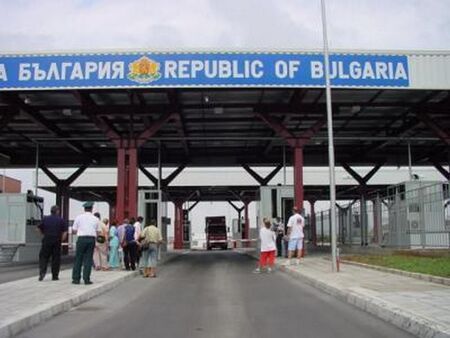 От 19 май се променят изискванията за влизане в България за деца до 5-годишна възраст