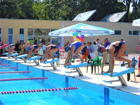 Продължават безплатните начални обучения по спорт за бургаските деца