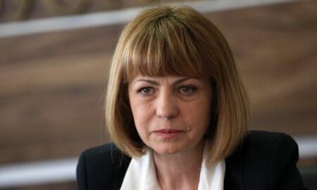 Поискаха оставката на Фандъкова, тя отговори за детските градини