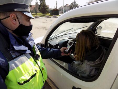 Засилен контрол по пътищата в Сливенско през почивните дни