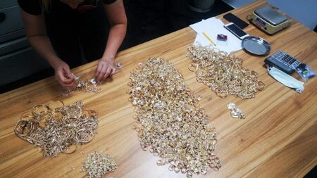 Задържаха контрабандни златни накити за над 1 млн. лв.
