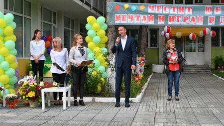 ДГ "Веселушко" в Бургас отбеляза 45-ия си РД с празничен концерт