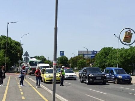 Водач на Рейндж Ровър предизвика верижно меле на "Трапезица"