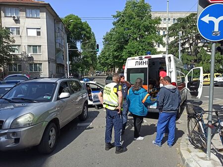 С контузия нa гръдния кош е блъснатата пешеходка в  Бургас