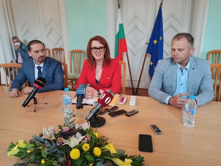 Новият губернатор на Бургас представи екипа си