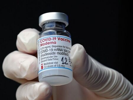 Затвор за фармацевт, опитал да унищожи ваксини в САЩ