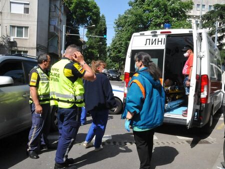 Мъж от Равда помете украинка на пешеходна пътека в Несебър