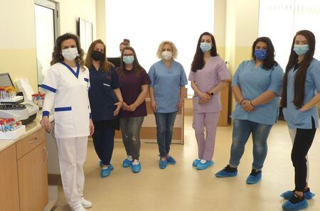 За пета година: Бъдещи медицински сестри проведоха практиката си в модерната база на лаборатория „ЛИНА”