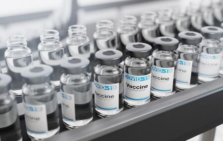 Три години затвор за аптекар антиваксър, повреждал ваксини срещу COVID-19 в САЩ