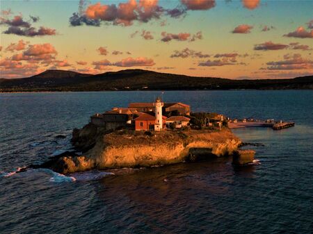 Най-романтичните снимки стават на остров "Света Анастасия" в Бургас