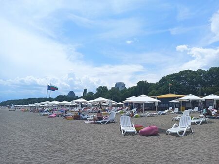 Северният плаж на Бургас готов за старта на сезона, има 800 безплатни чадъра