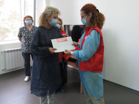 В Световния ден на кръводарителя: БЧК и УМБАЛ Бургас отличиха редовните доброволци
