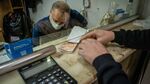 Пандемията топи спестяванията на българите, особено тези до 1000 лв.