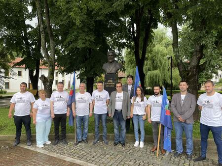 Водачът на патриотите Христиан Митев поведе своите на поклонение в Странджа