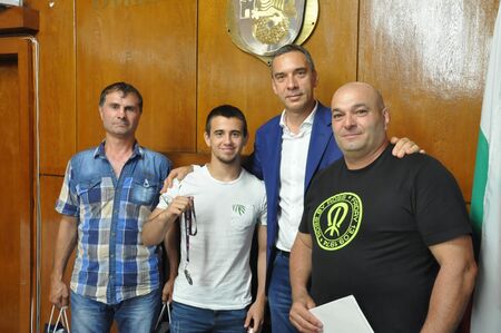 Димитър Николов поздрави Ердал Галип за успеха на европейското първенство