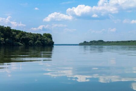 Издирват млад мъж във водите на Дунав край Русе