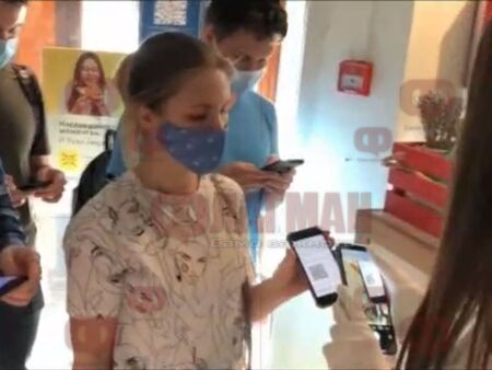 Заведенията в Москва само за ваксинирани заради пик на заразени с коронавирус