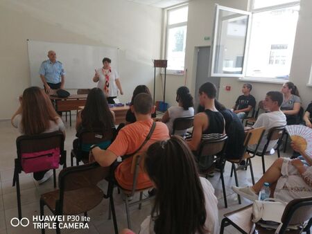 Как да се предпазим от ПТП? Беседа разиска проблемите на пътя с ученици в Бургас