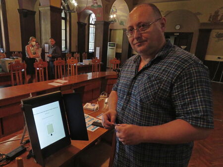 РИК Бургас стартира разяснителна кампания за гласуването с машини