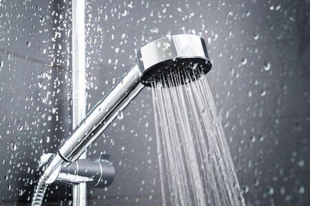 Студеният душ през лятото може да доведе до инсулт при хора със съдови заболявания