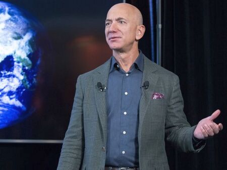 Джеф Безос вече не е директор на Amazon